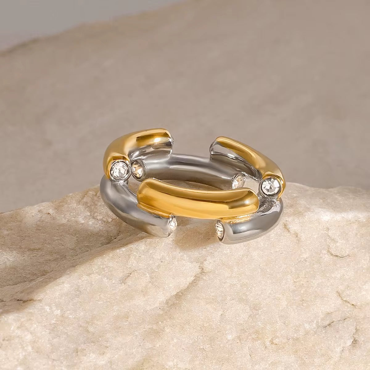 Vienna two tone ring