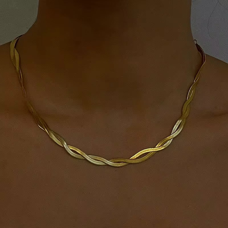 Double layer snake necklace/chain