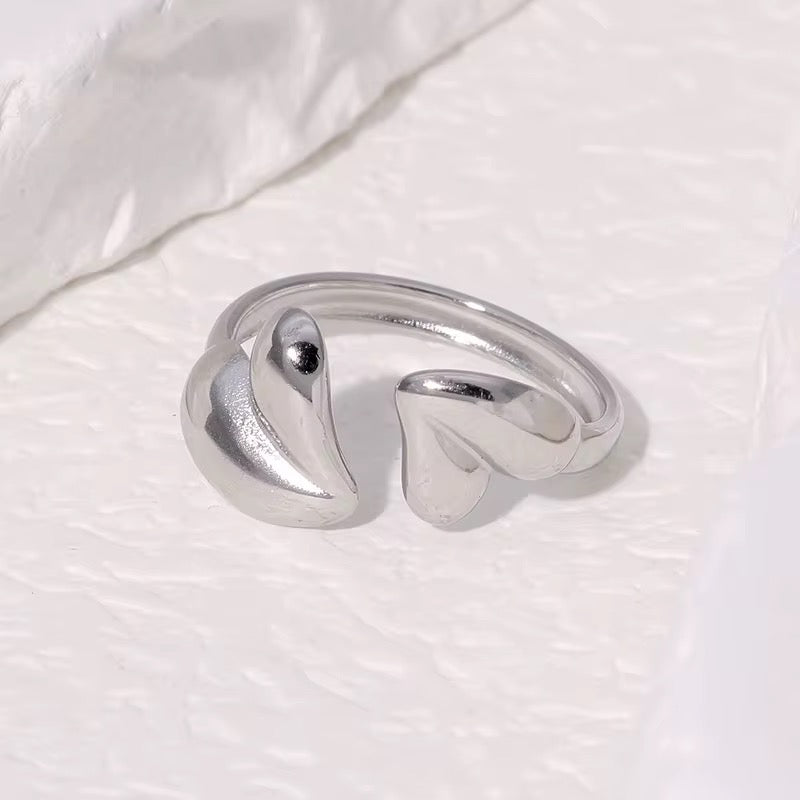 Double heart adjustable ring