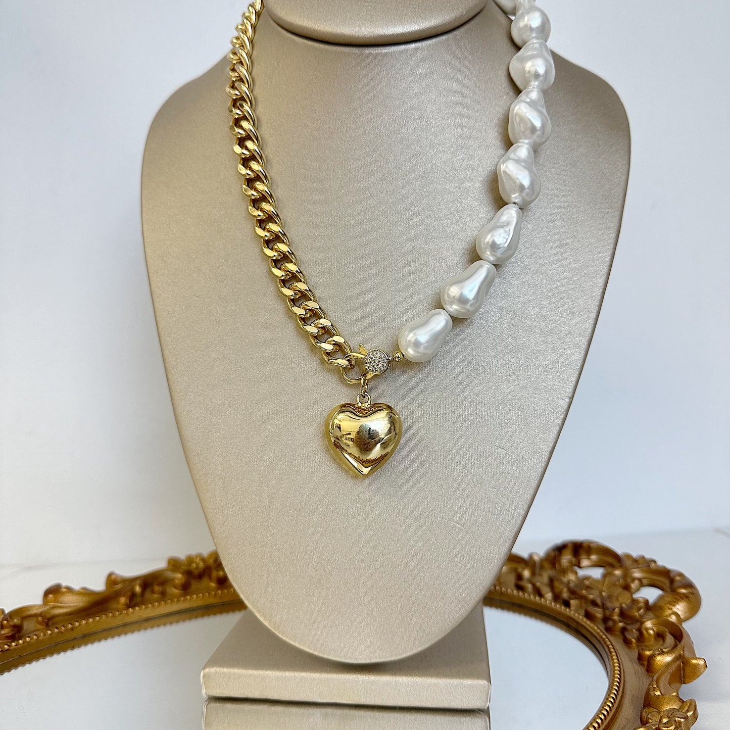 Heart pearl and chain necklace