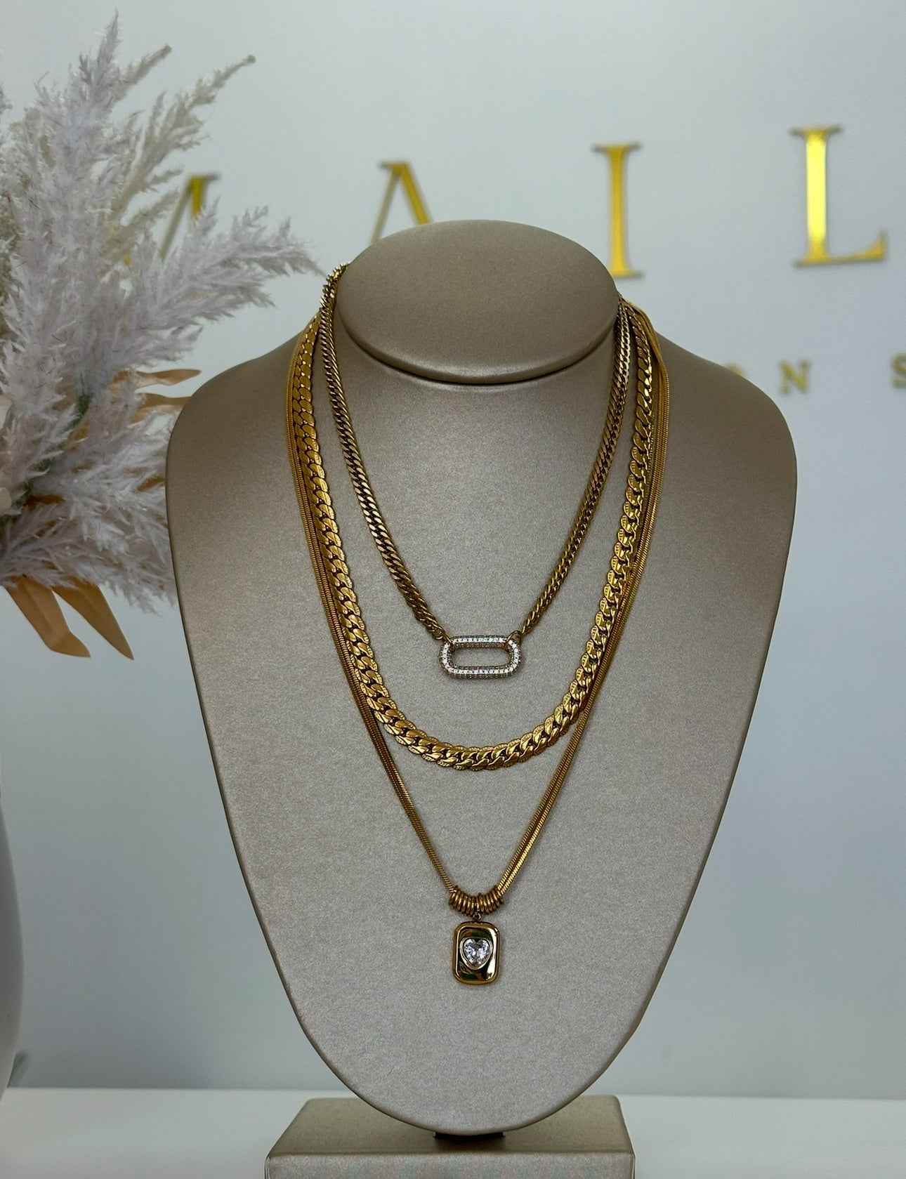 Oval zirconia chain necklace