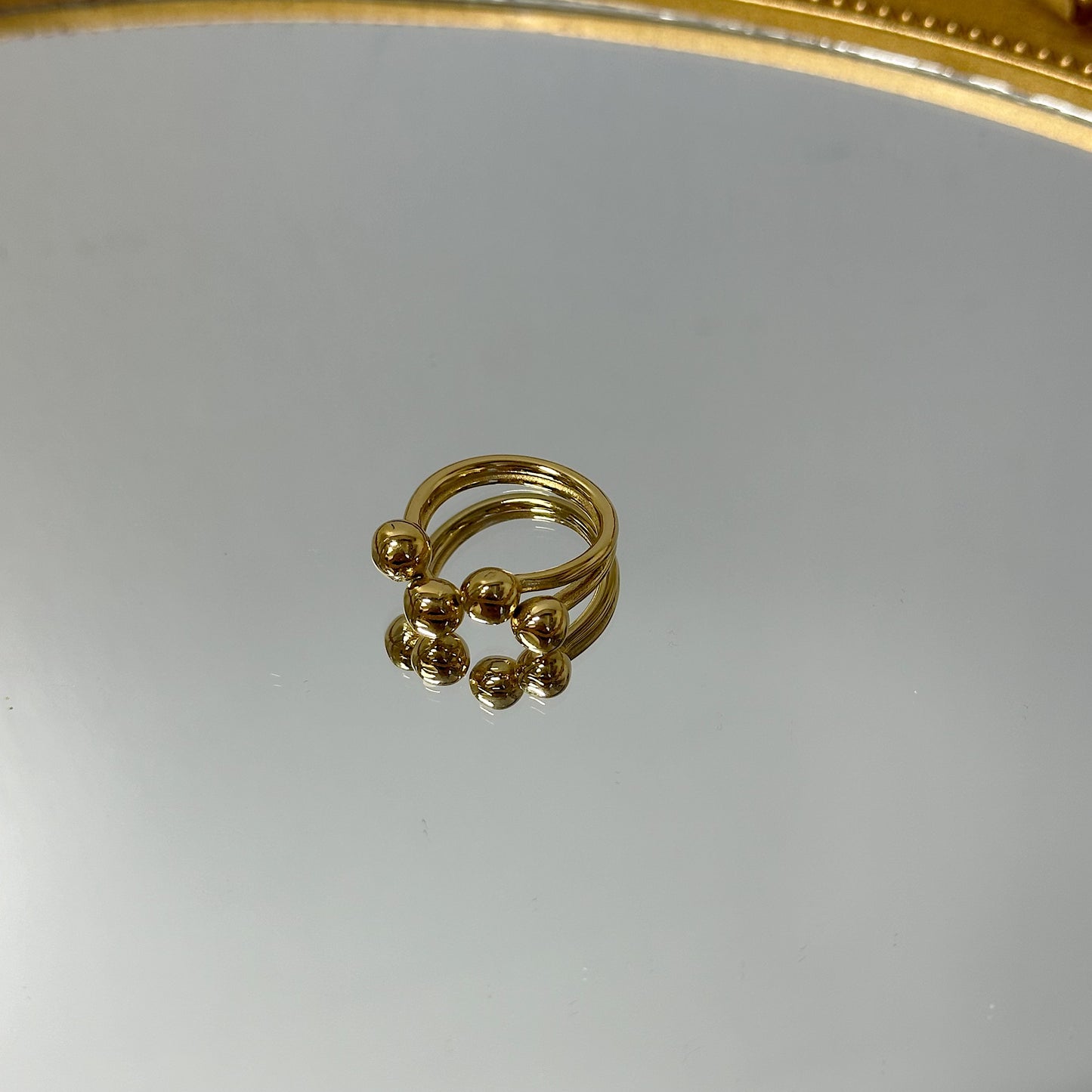 Globe gold adjustable ring
