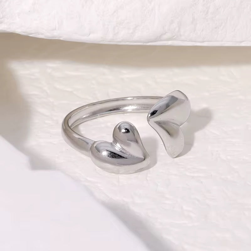 Double heart adjustable ring