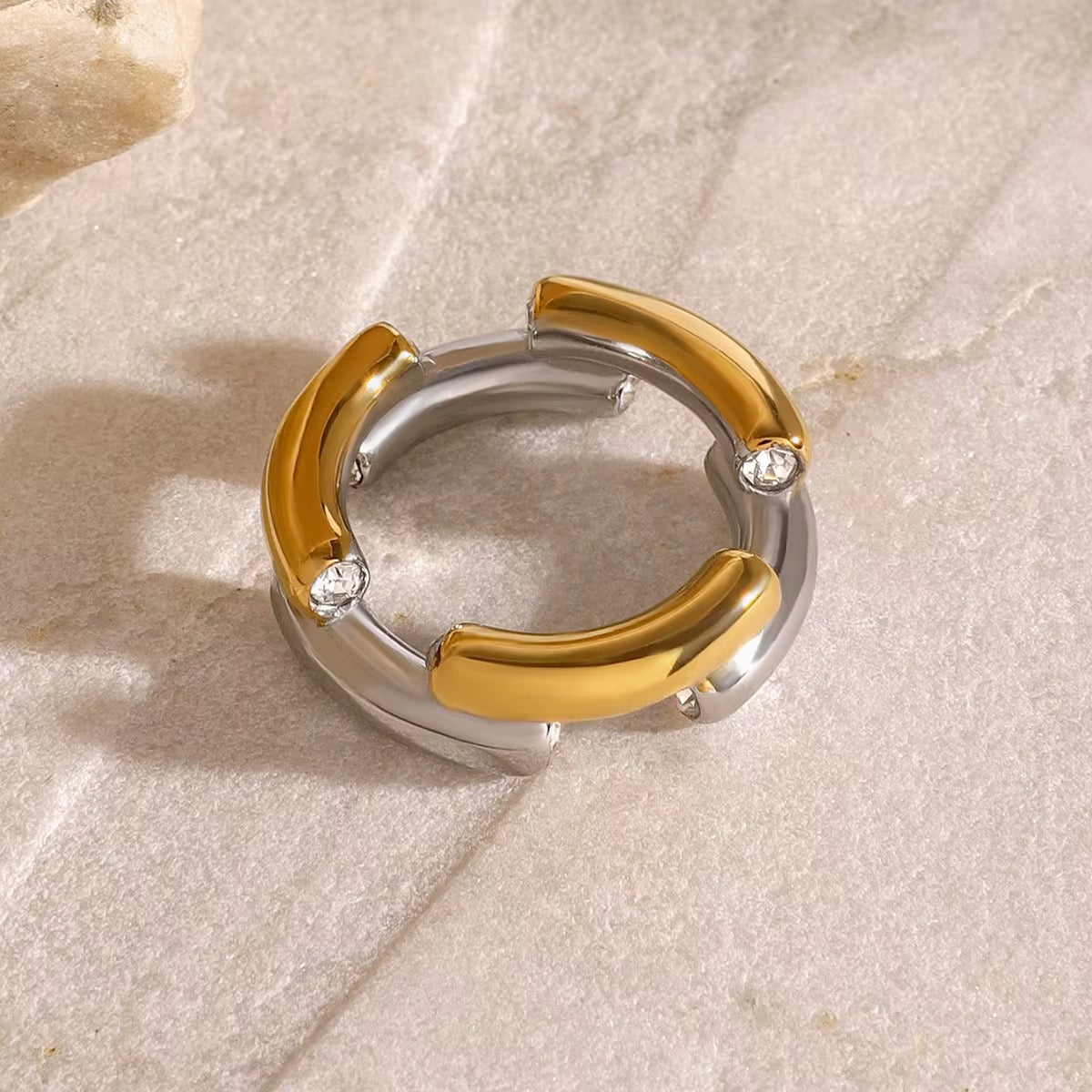 Vienna two tone ring