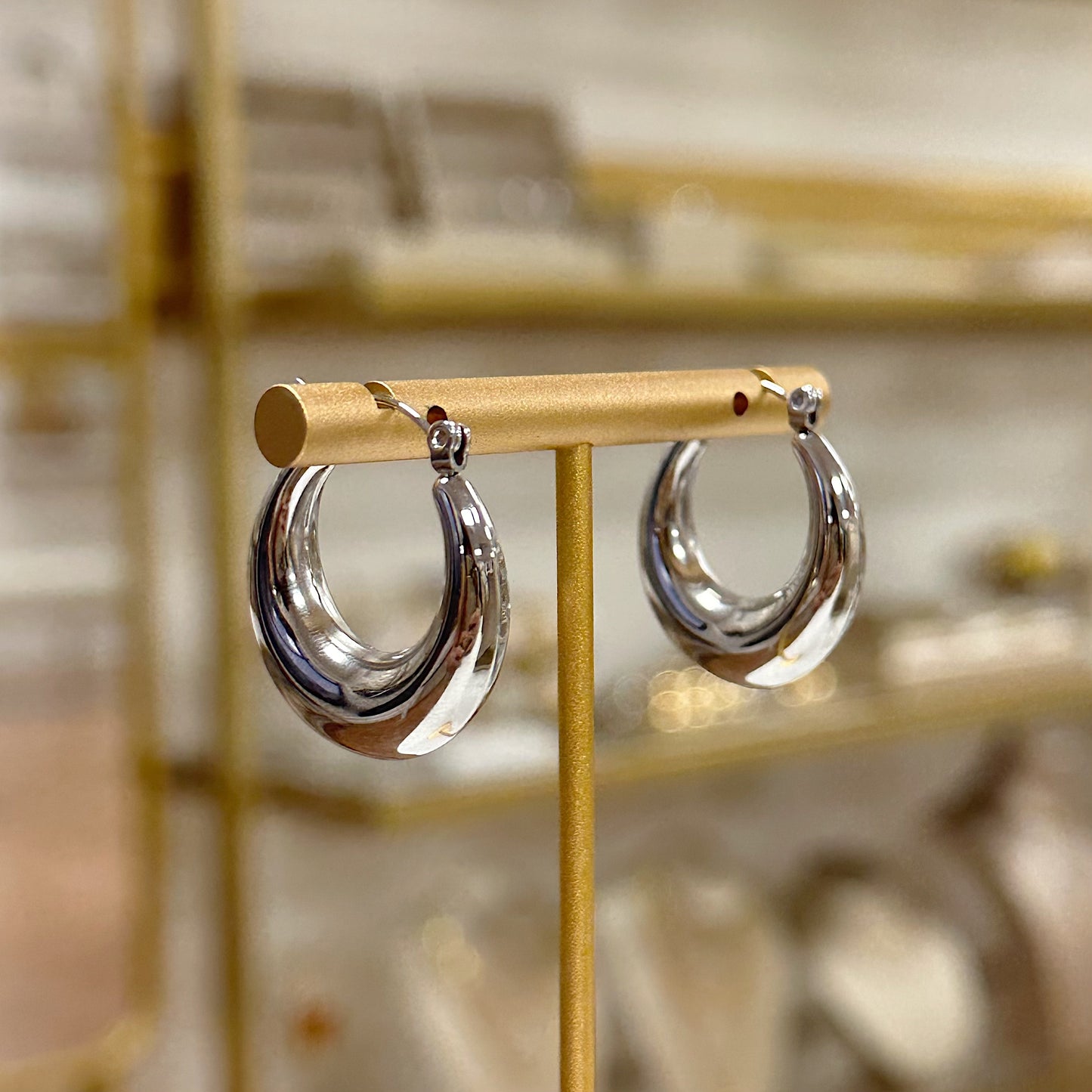 Monet’s hoops