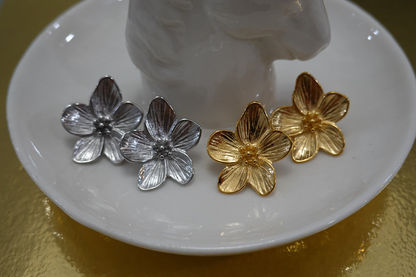 Flower earrings