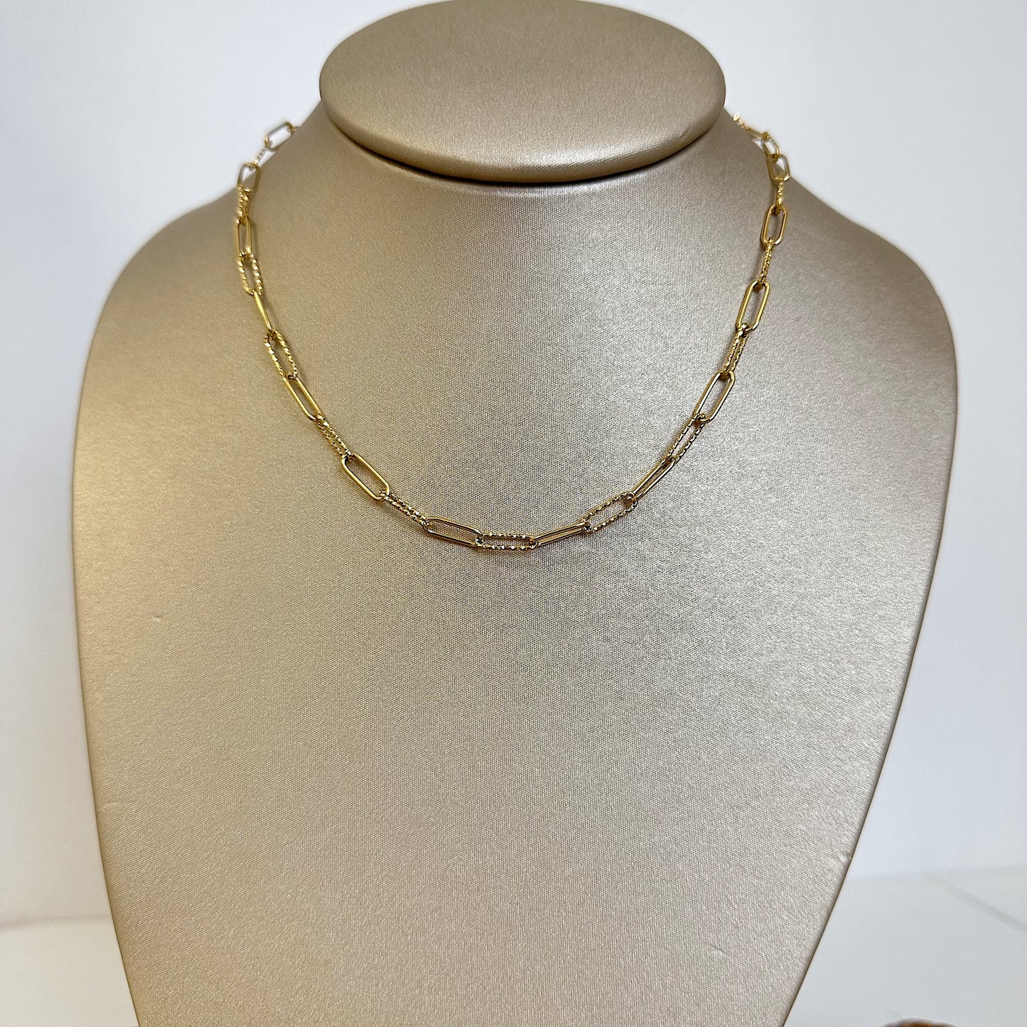 Paper clip gold design chain