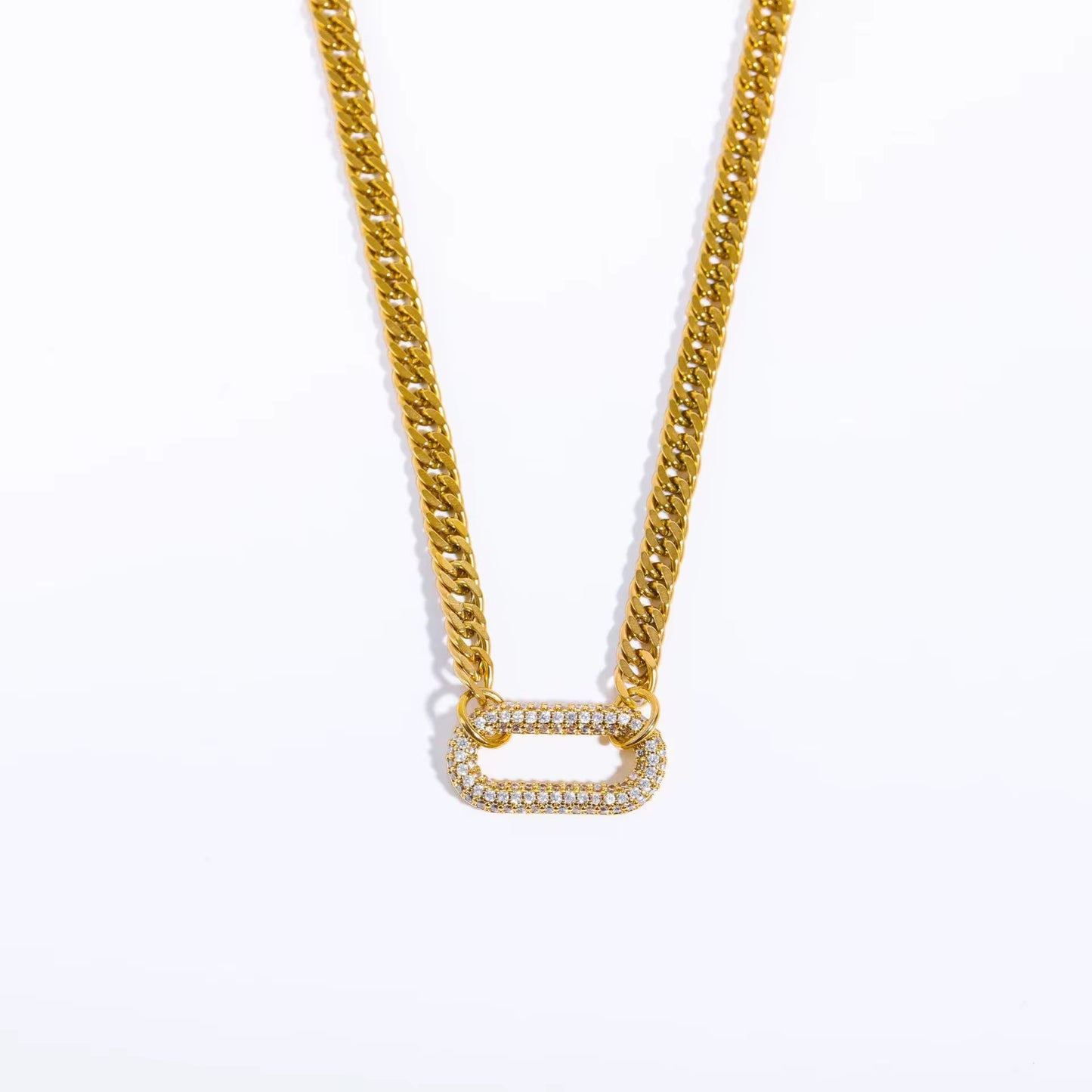 Oval zirconia chain necklace