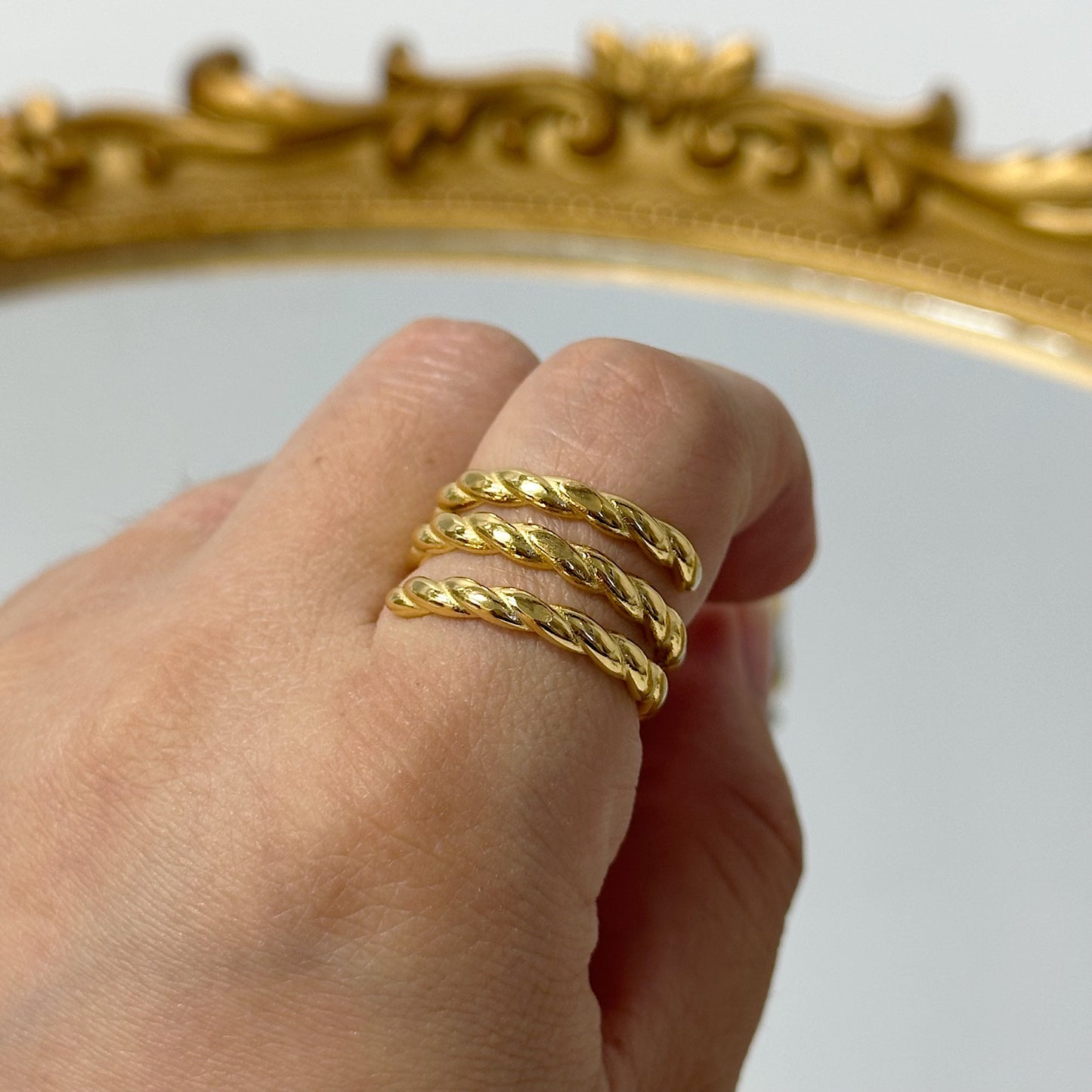 Triple rope ring