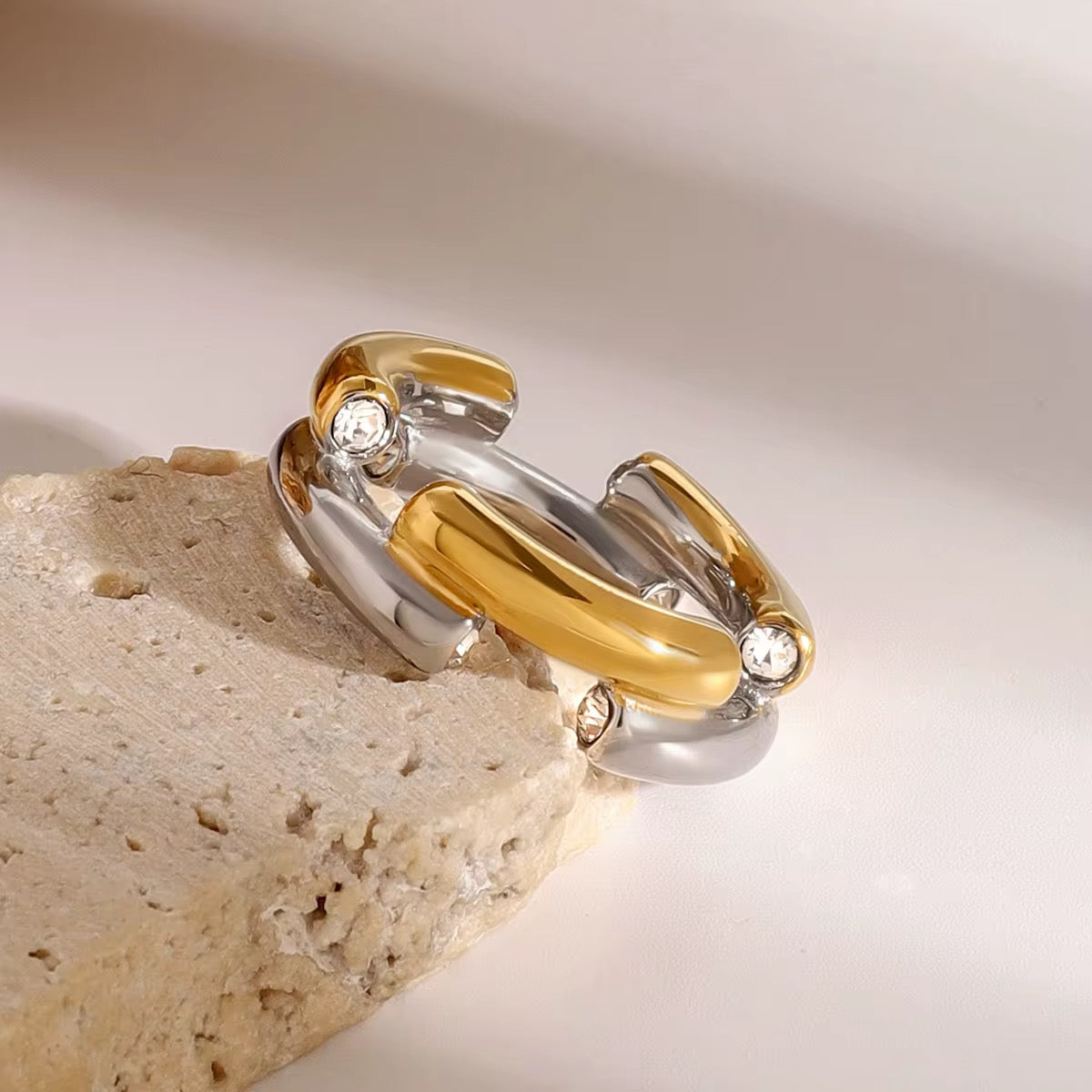 Vienna two tone ring