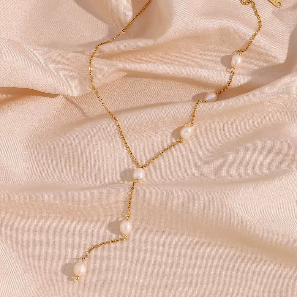 Pearl tie necklace