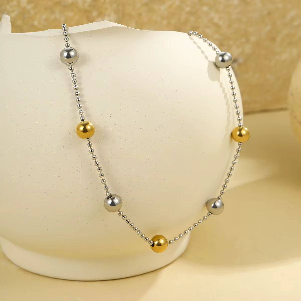 Mara Bicolor pearl necklace