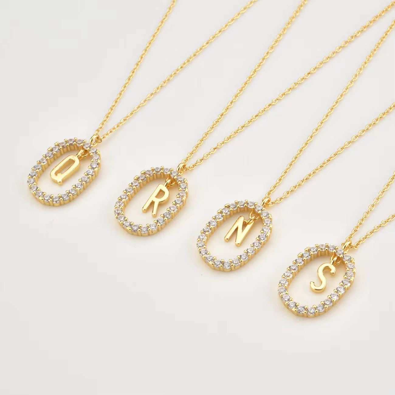 Sienna initial pendant necklace