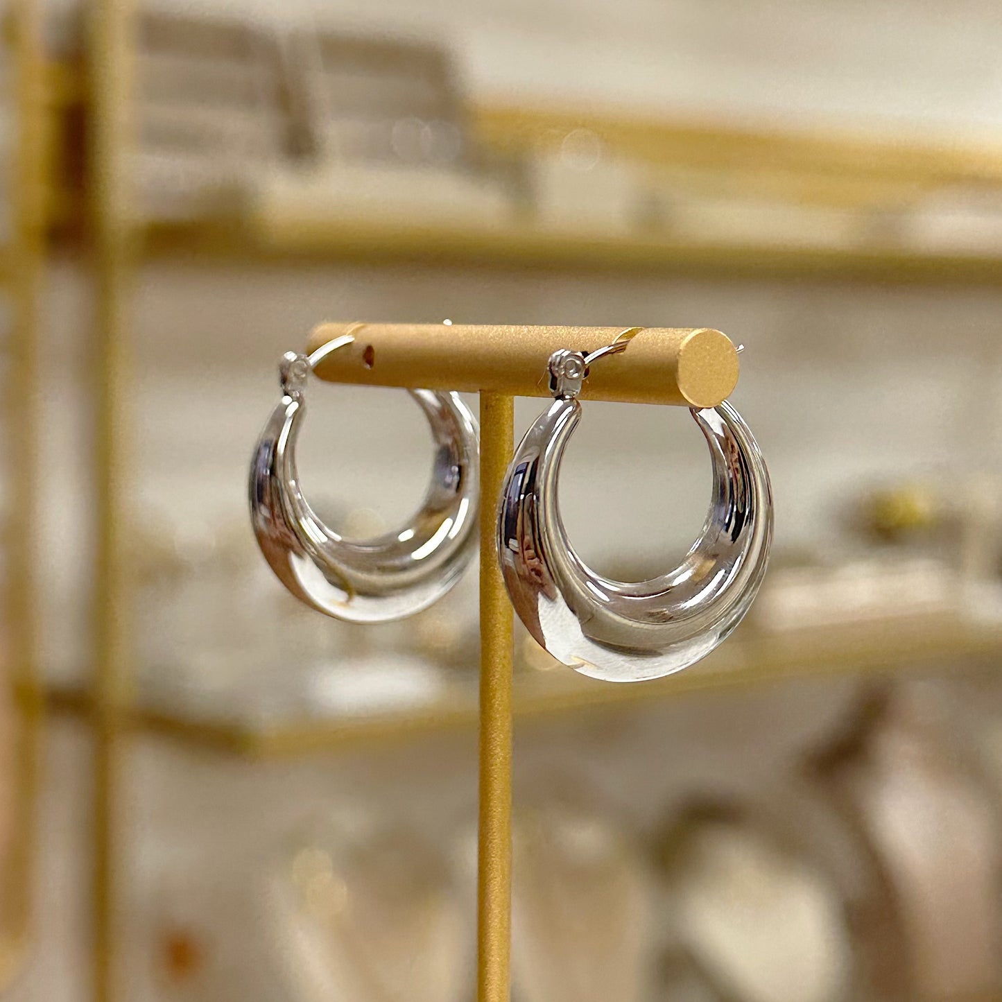 Monet’s hoops