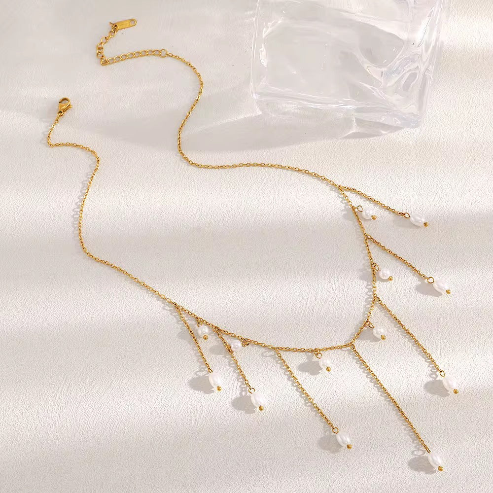 Waterfall pearl necklace