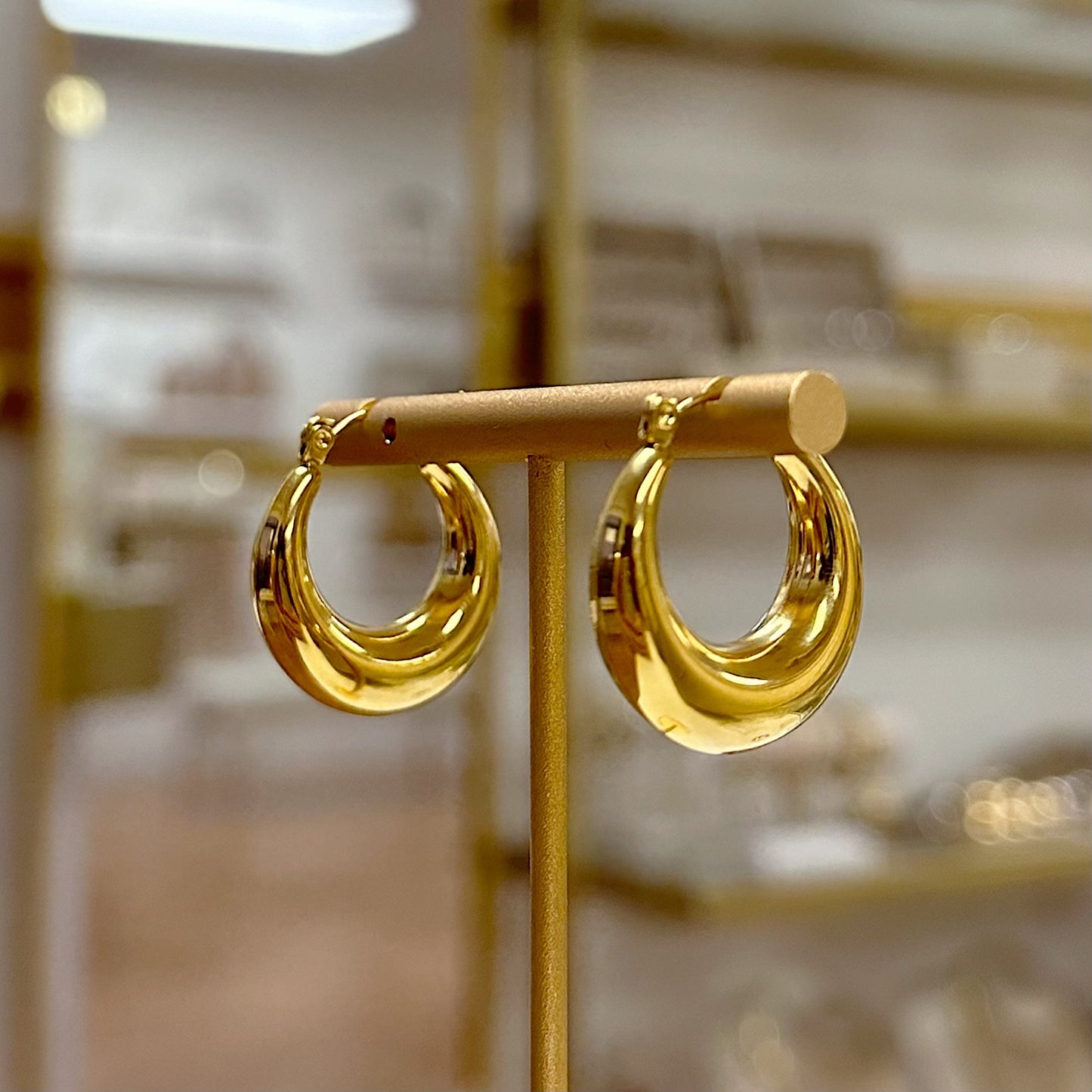 Monet’s hoops