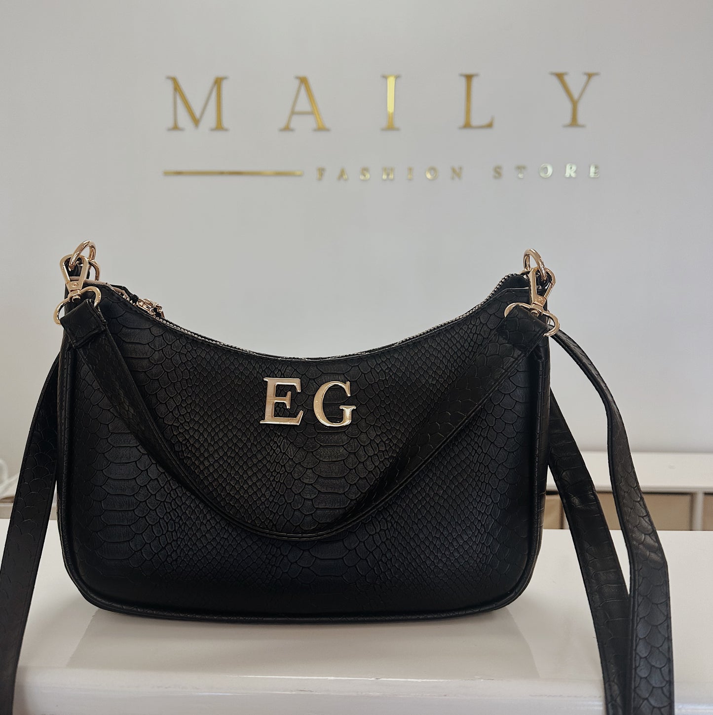 Elegance shoulder and crossbody bag.