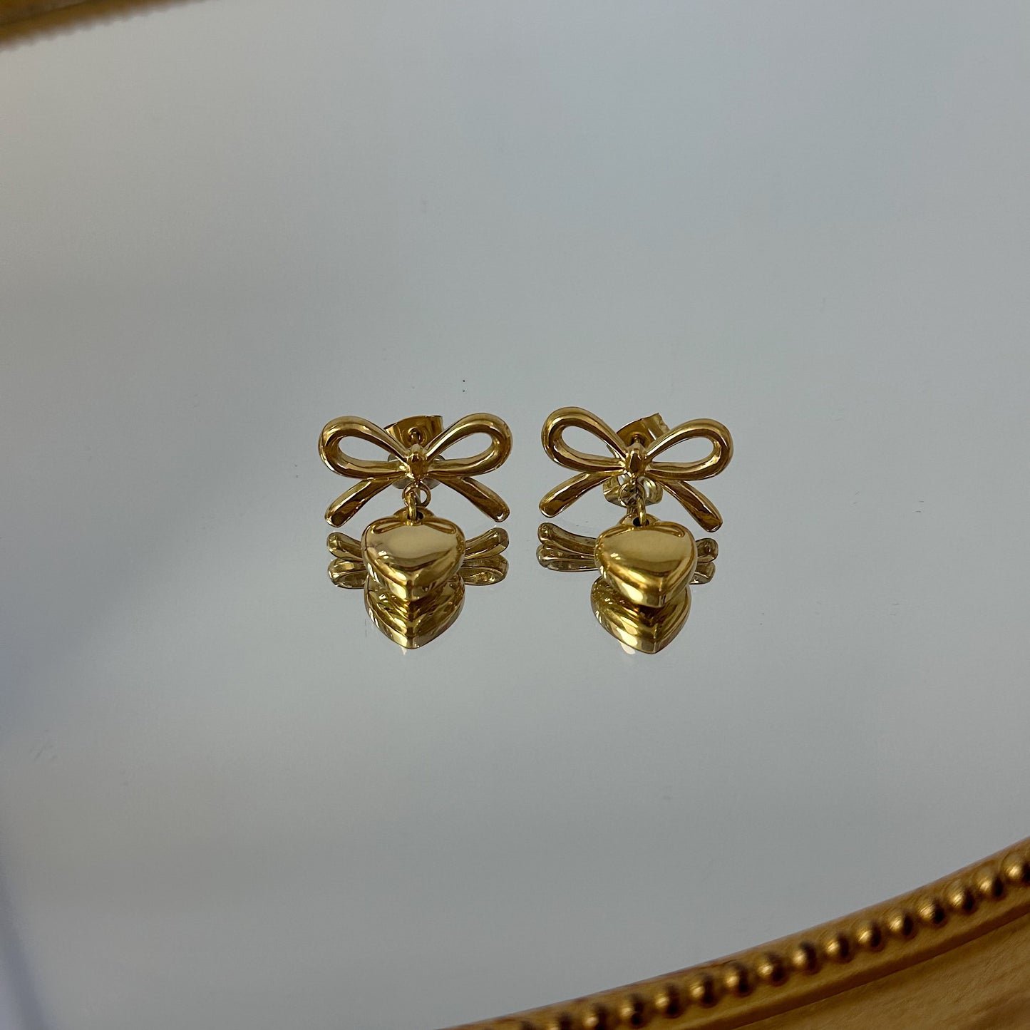 Loved gold Bow Earrings
