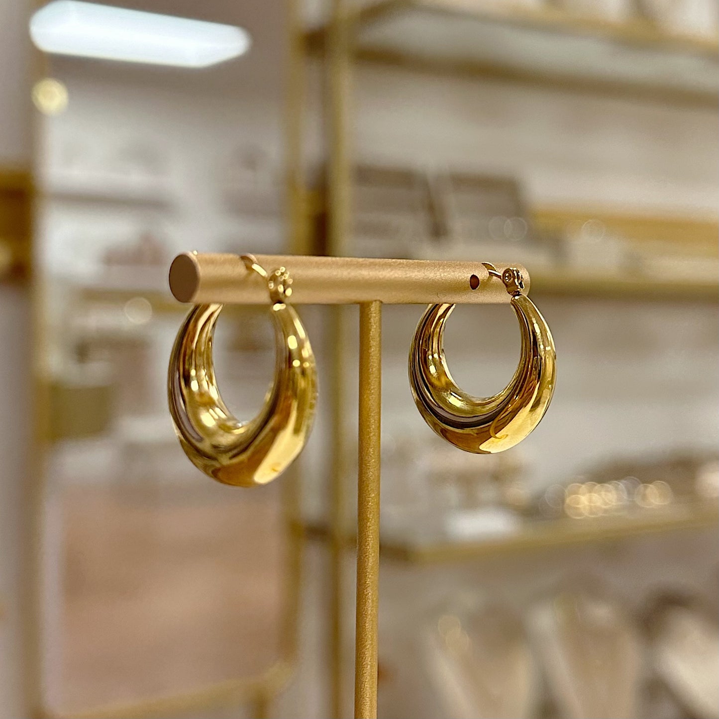 Monet’s hoops