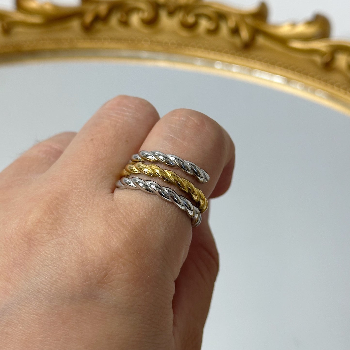 Triple rope ring
