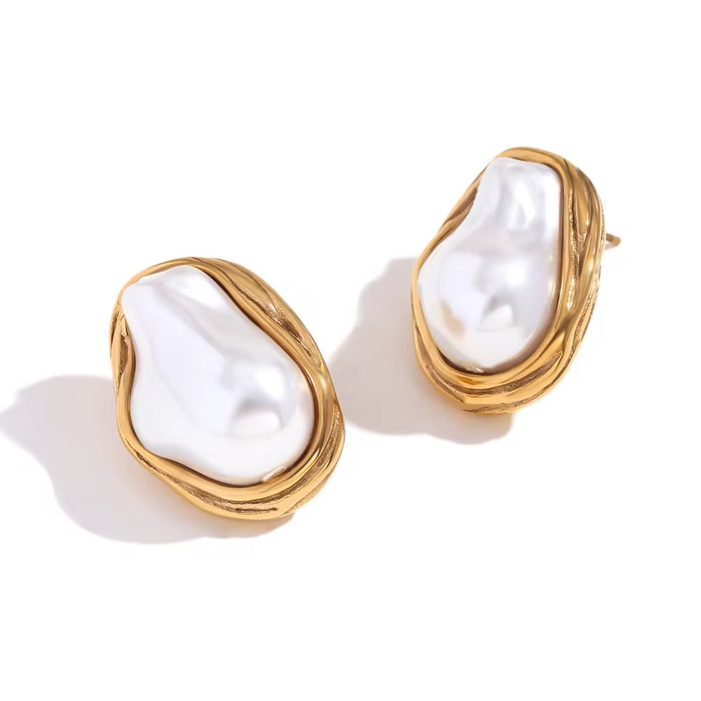 Vintage pearl earrings