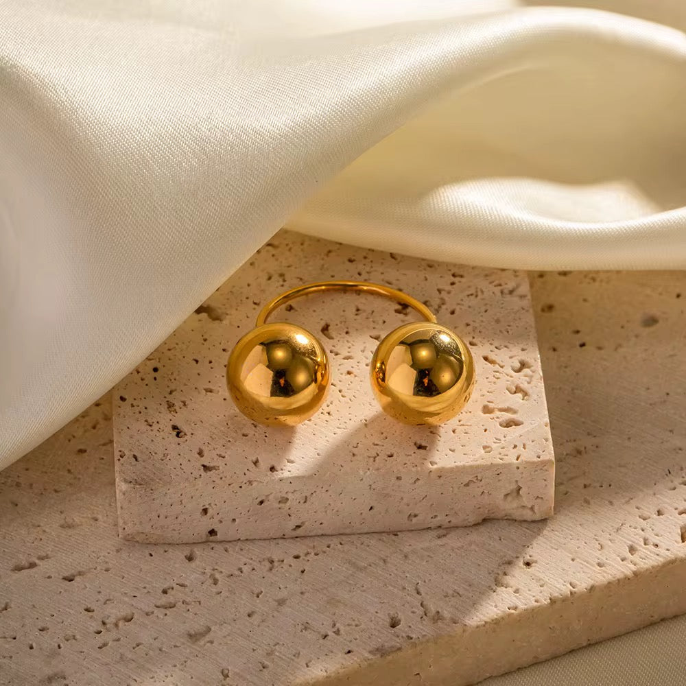 Spheres gold adjustable ring
