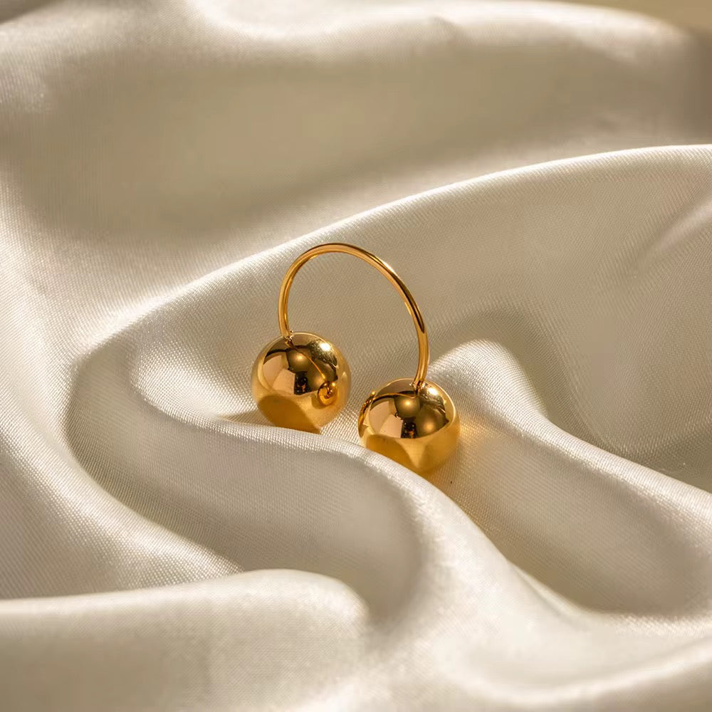 Spheres gold adjustable ring