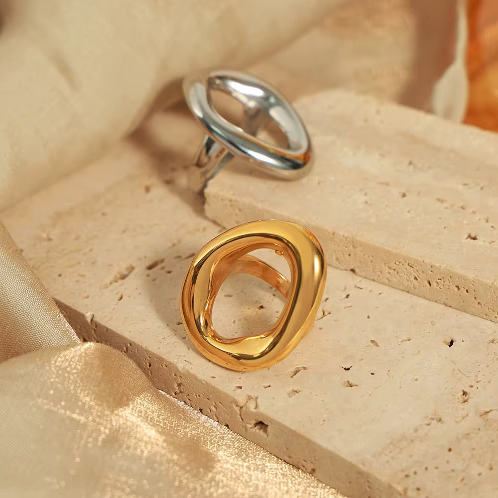 Oval large ring