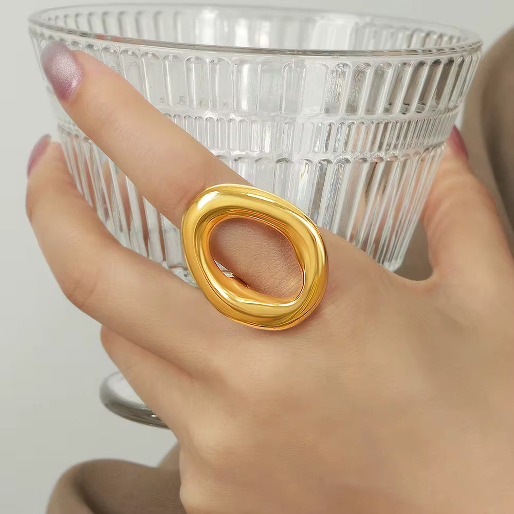 Oval large ring