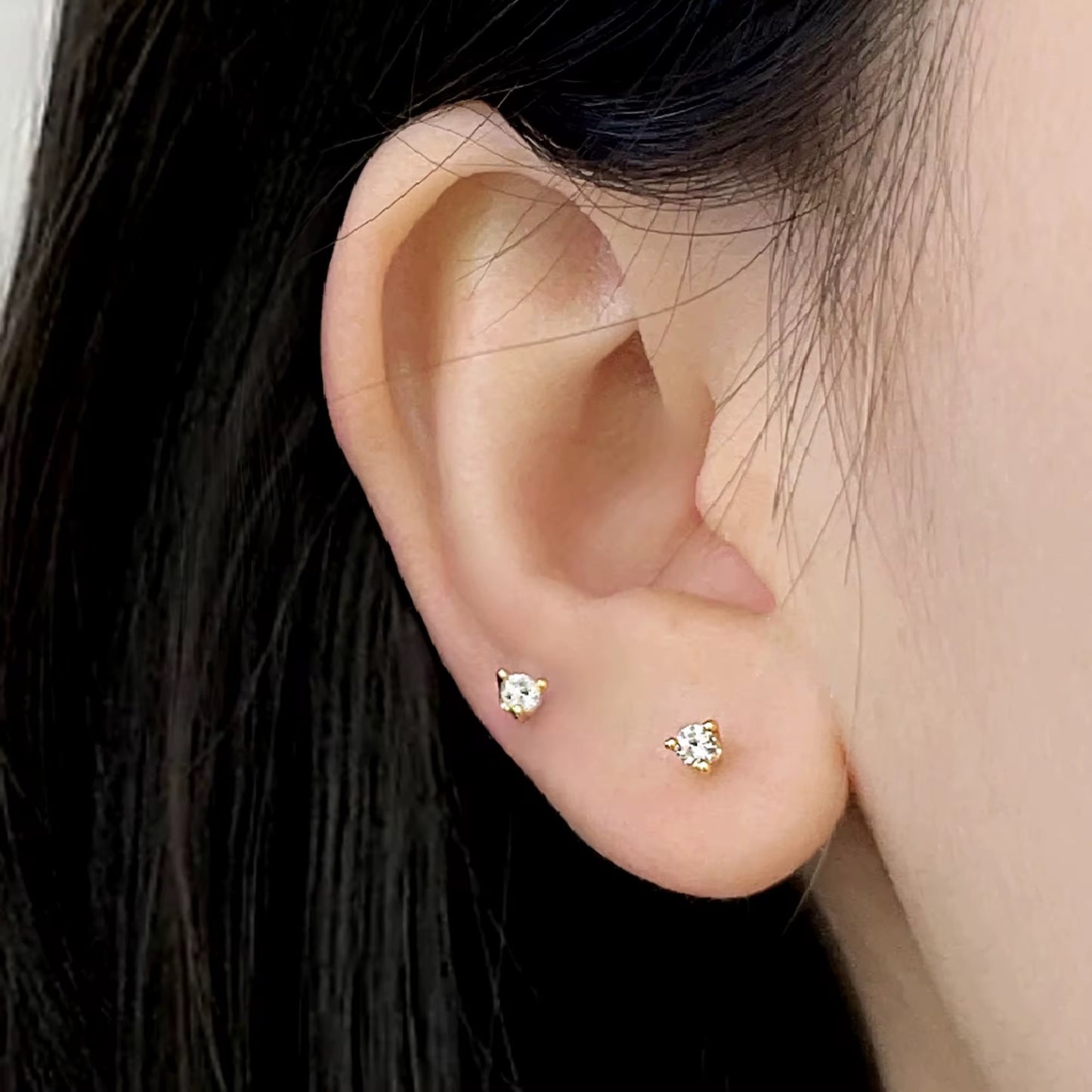 Wren stud earring