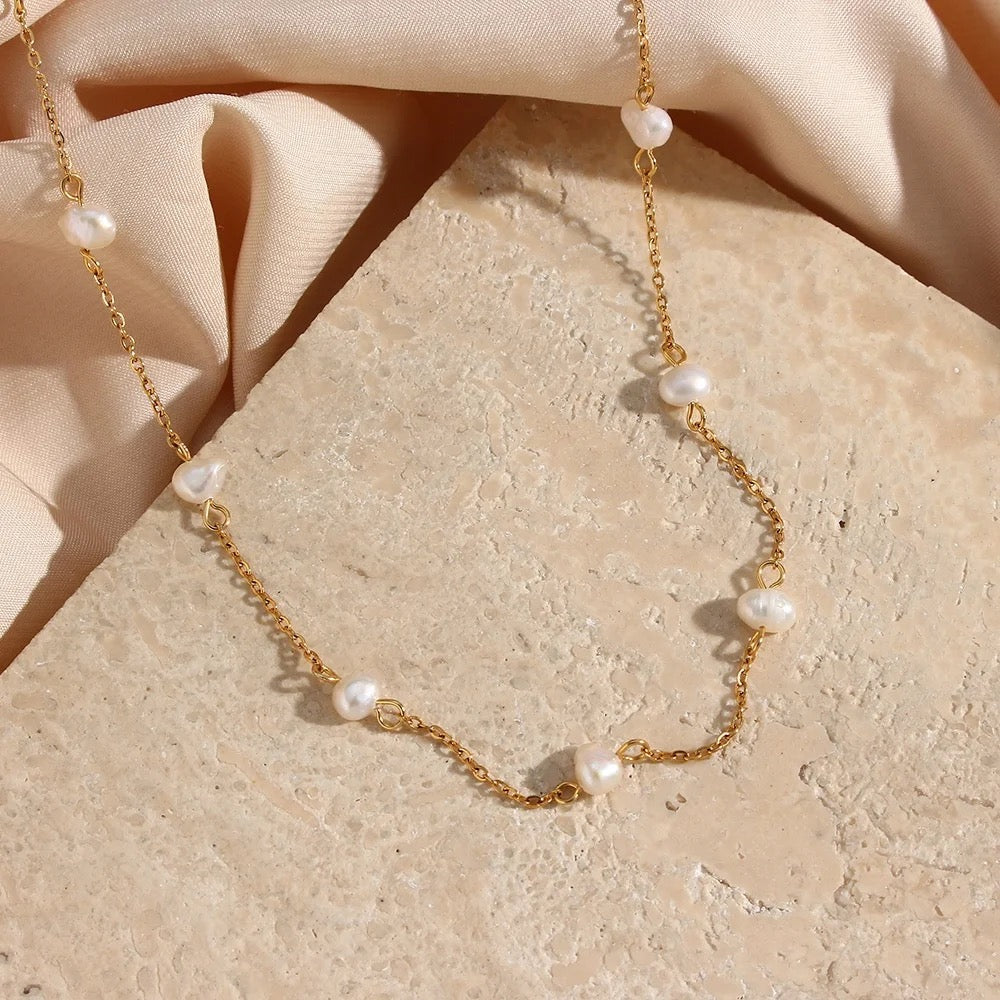 Gold Pearl Strand Necklace in White Pearl