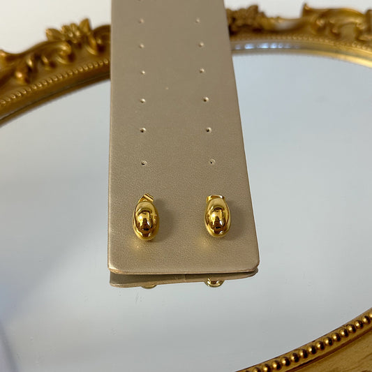 Mini drop gold earrings