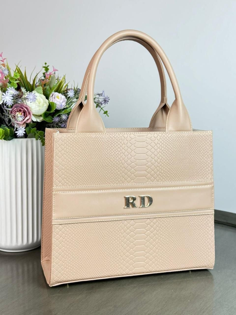 Tote Elia Medium