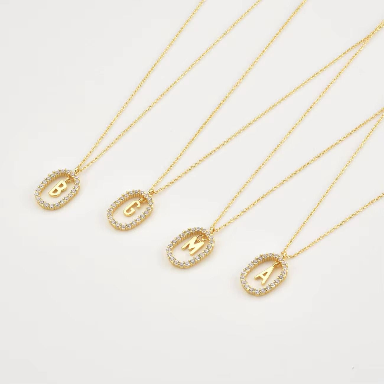 Sienna initial pendant necklace