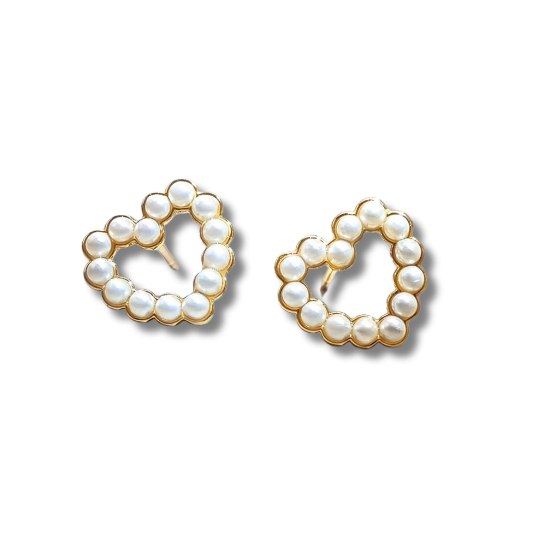Amora pearl studs