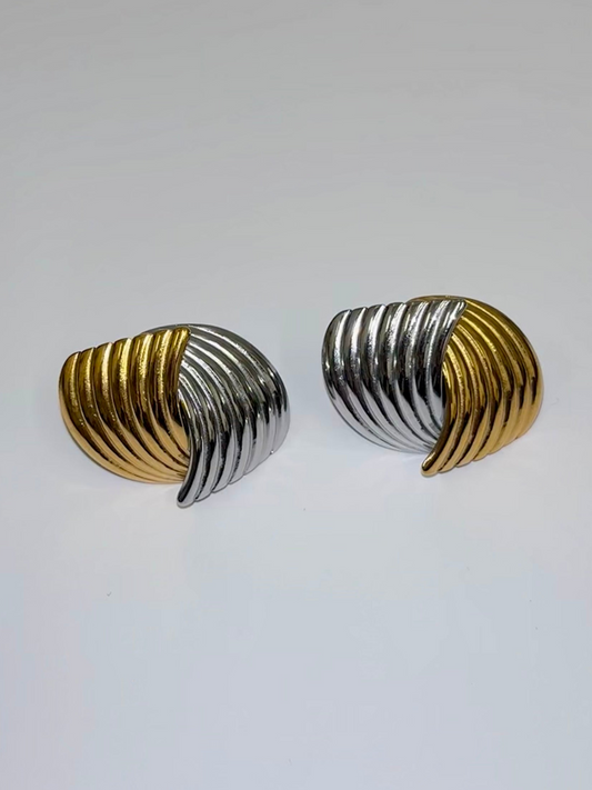 asymmetrical wave earring