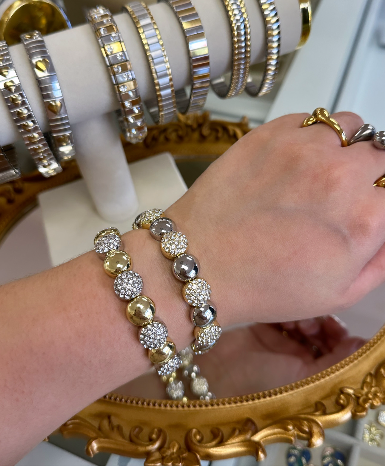 Shiny dot Bracelets