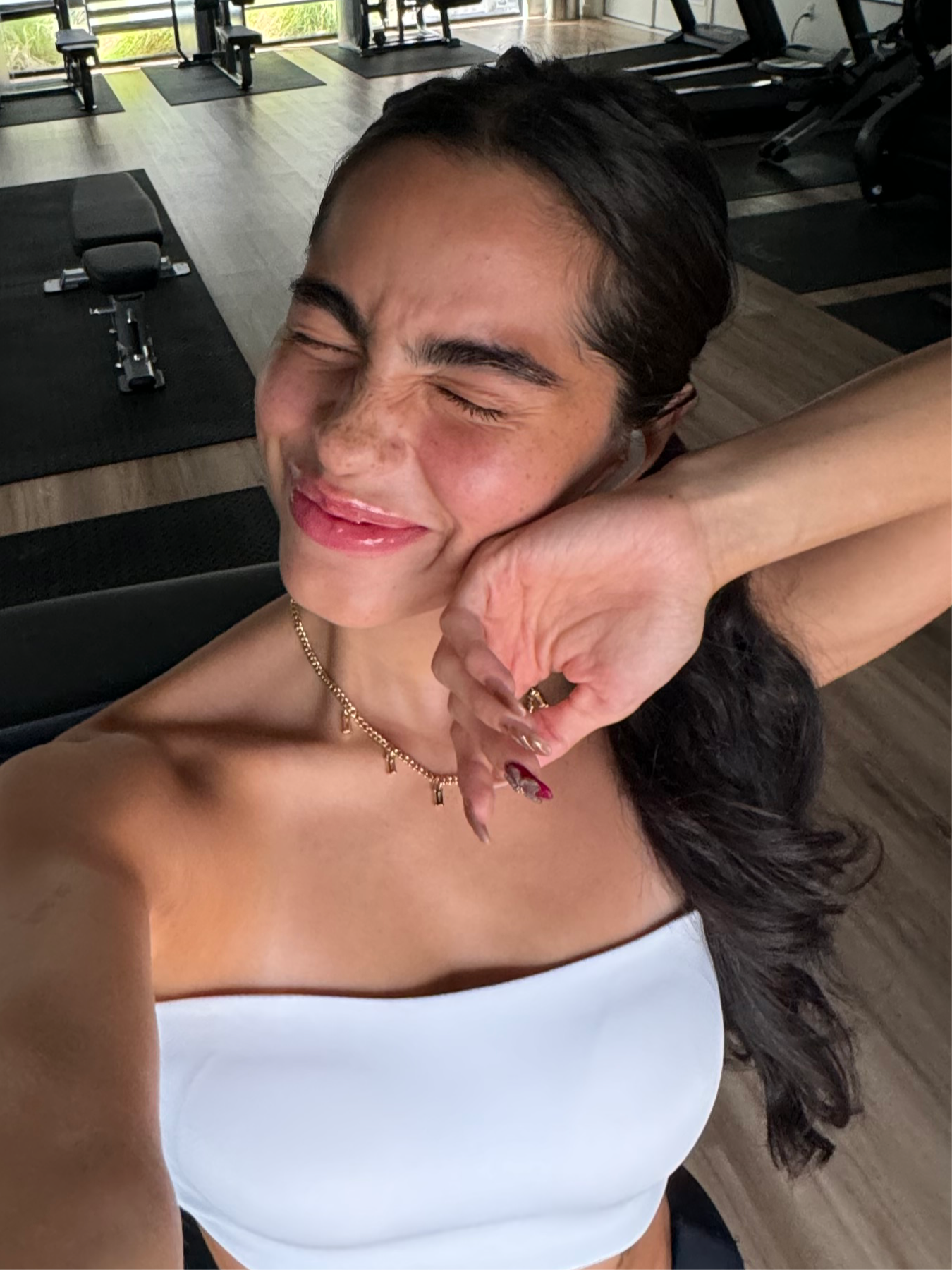 Mia gold necklace with zirconia