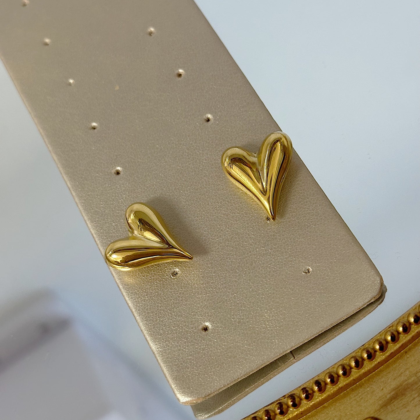 Bold hearts earrings