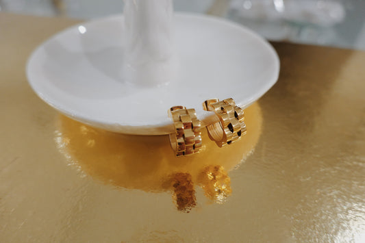Presidential gold mini hoops