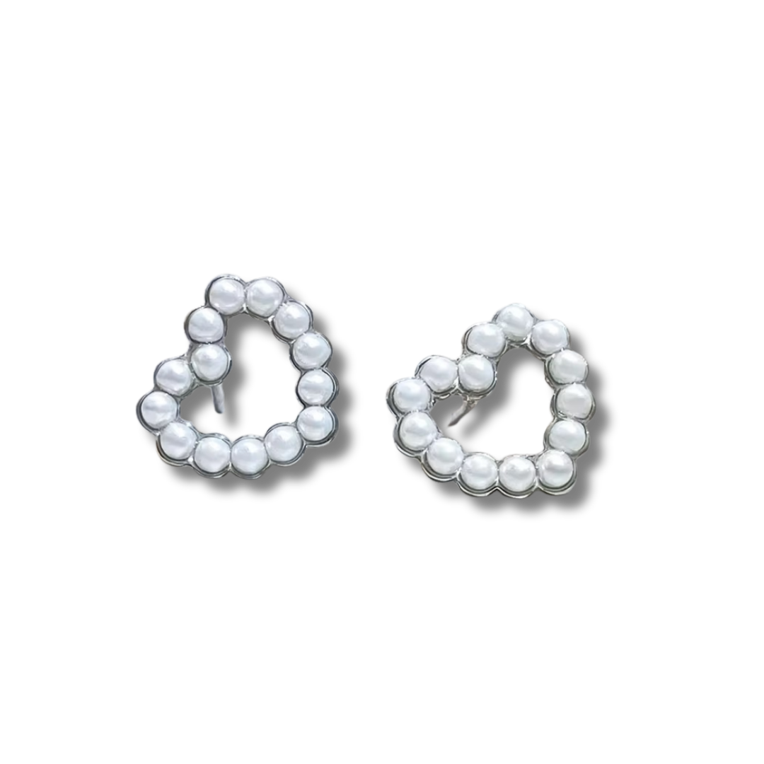 Amora pearl studs