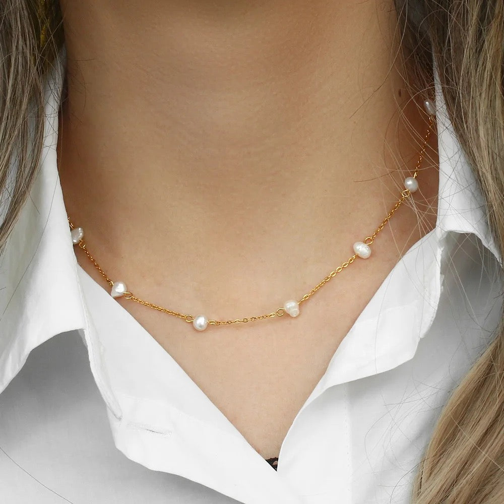 Gold Pearl Strand Necklace in White Pearl