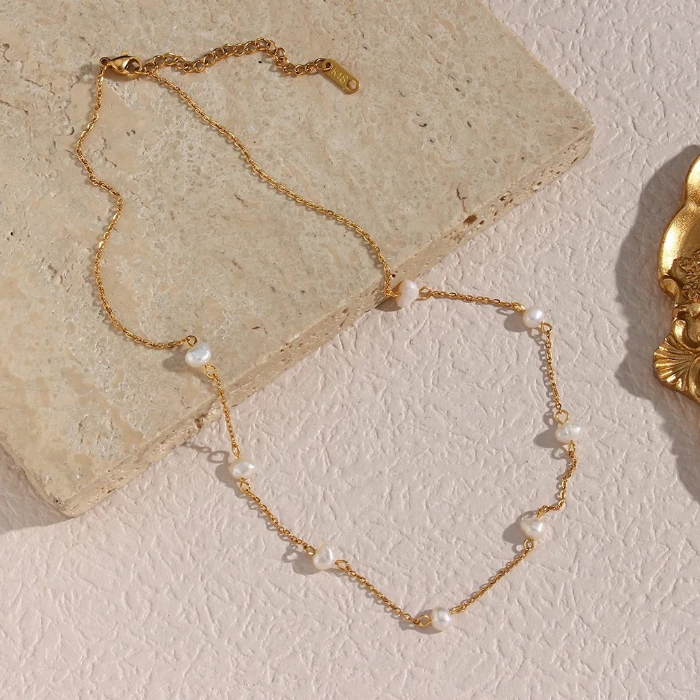 Gold Pearl Strand Necklace in White Pearl